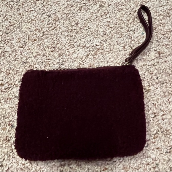 Old Navy Sherpa Fox Clutch - Picture 2 of 3
